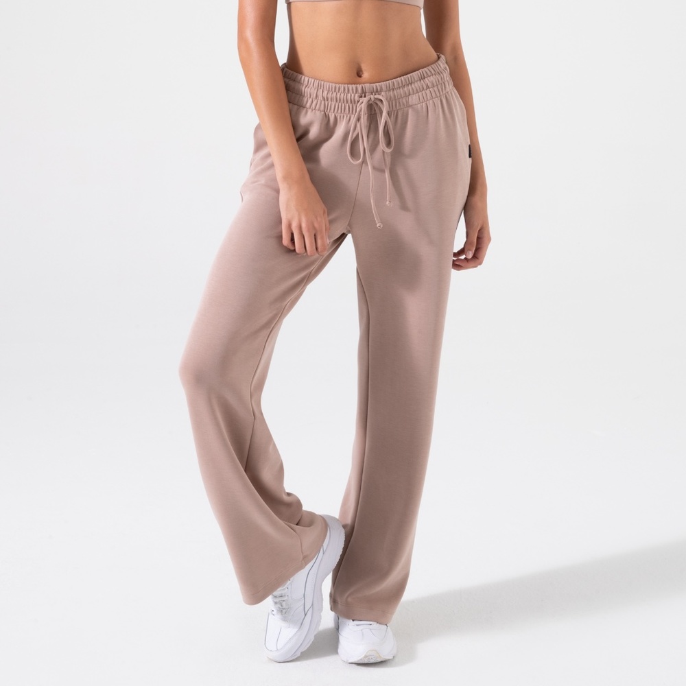 Nux Sleek Pant Dune